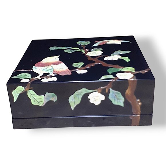 Japanese Raden Mother of Pearl Tea Flowers and Cassowaries Lacquer Jewelry Box - Picture 3 of 12